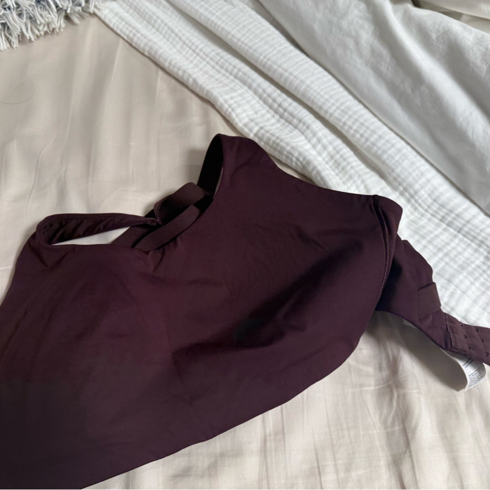 Lululemon sports bra 34DDD/34F